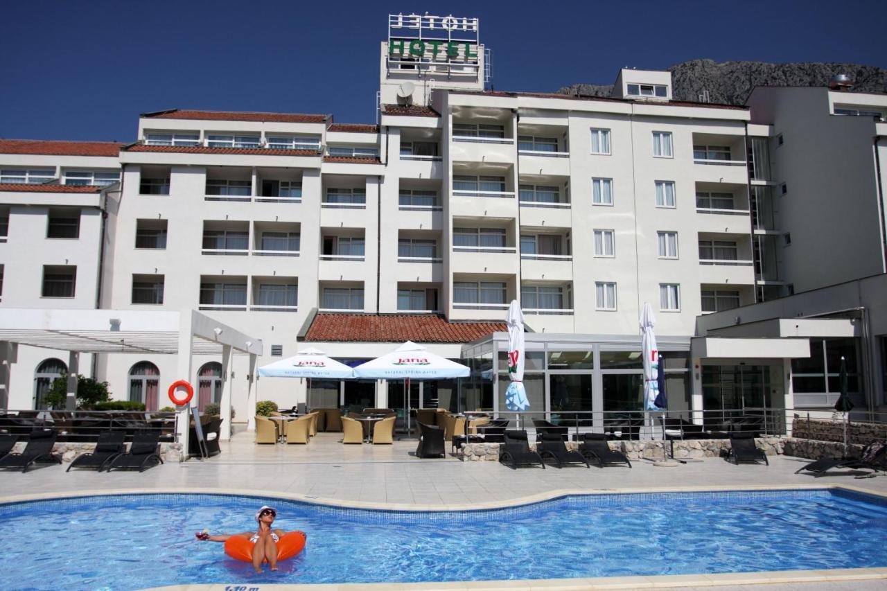 Hotel Quercus Дрвеник Екстериор снимка