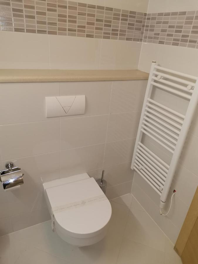 Hotel Quercus Дрвеник Екстериор снимка