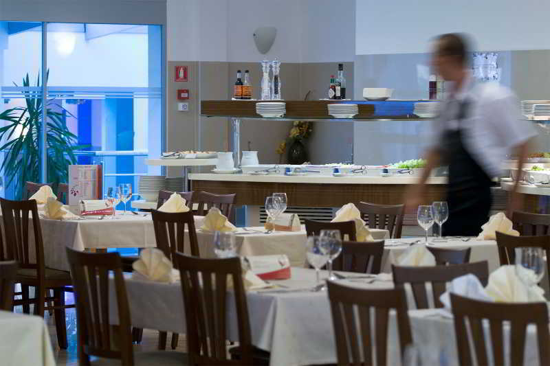 Hotel Quercus Дрвеник Екстериор снимка