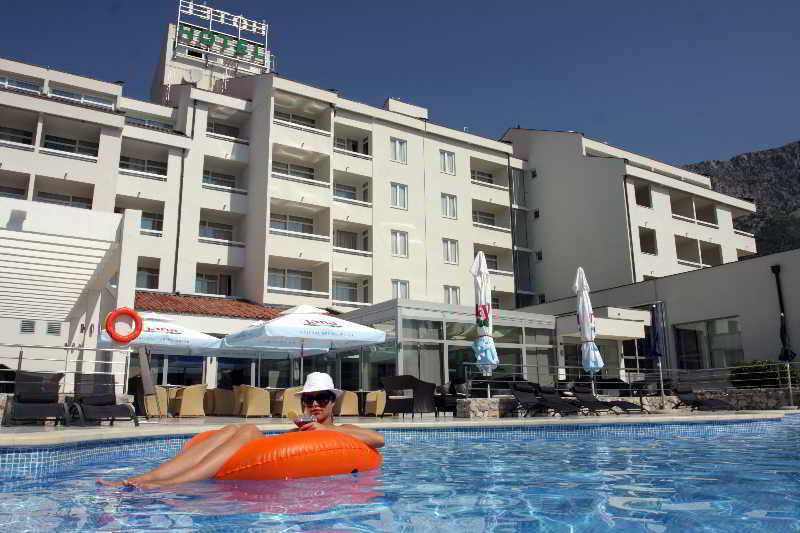 Hotel Quercus Дрвеник Екстериор снимка