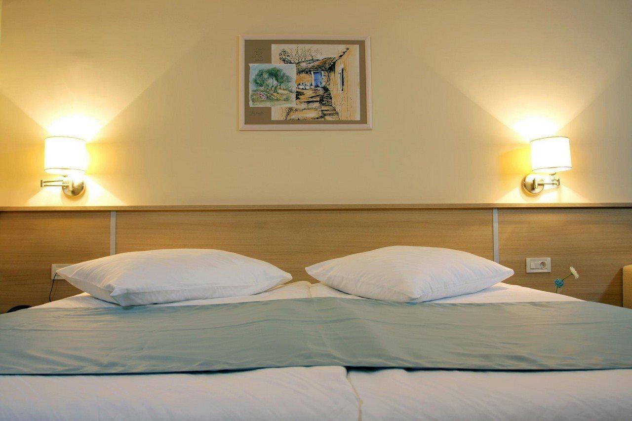 Hotel Quercus Дрвеник Екстериор снимка
