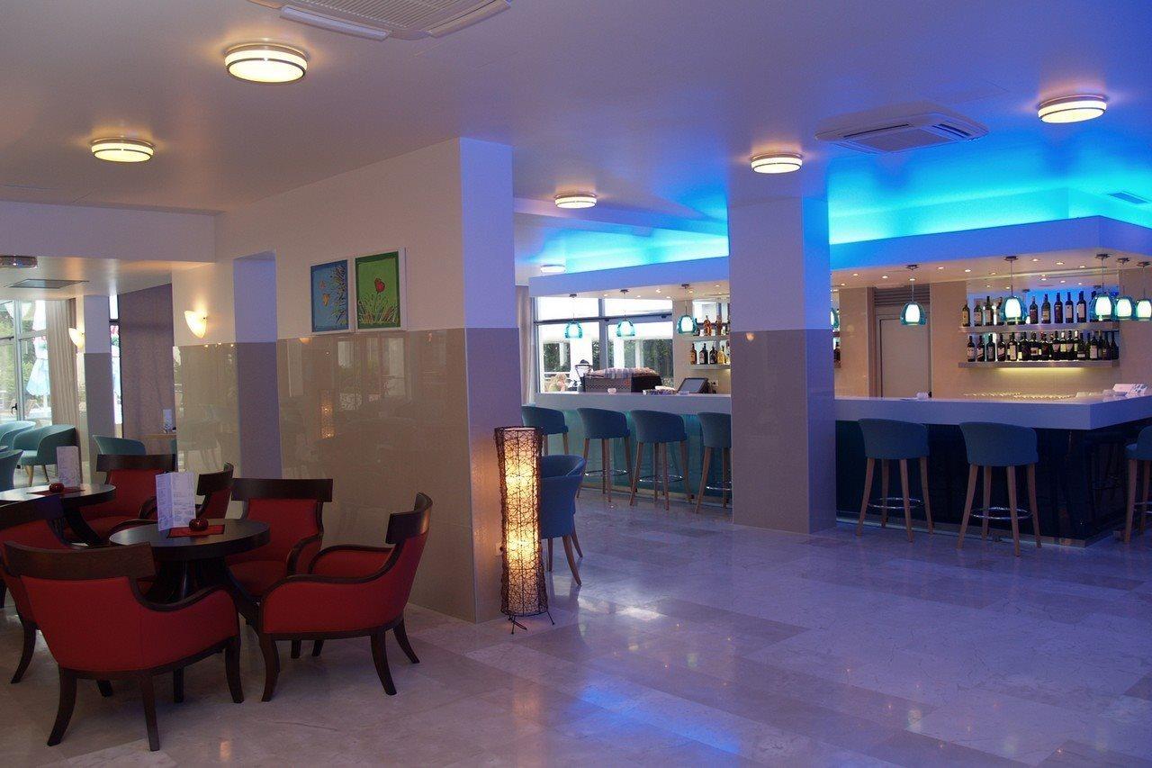 Hotel Quercus Дрвеник Екстериор снимка